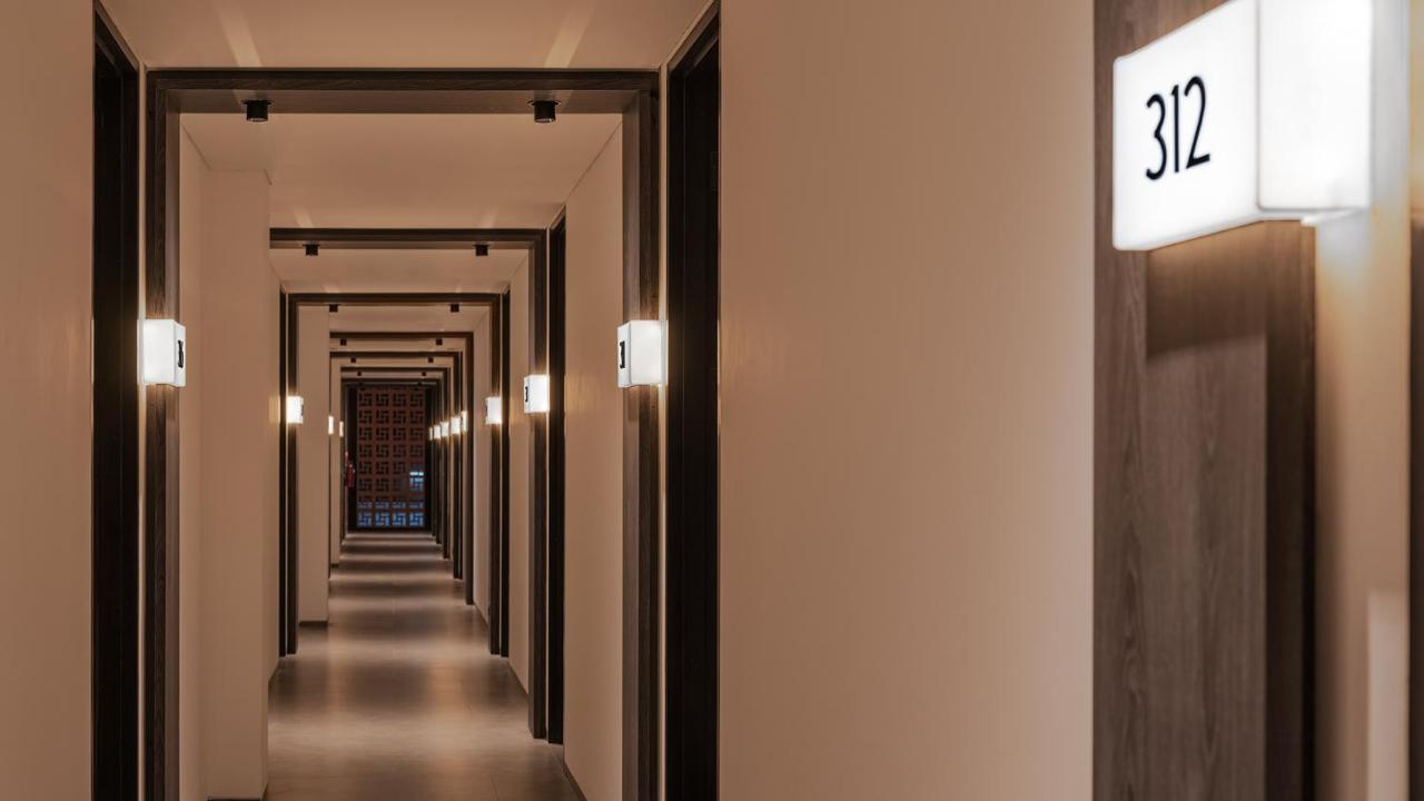 Rez Hotel Semarang Exteriör bild