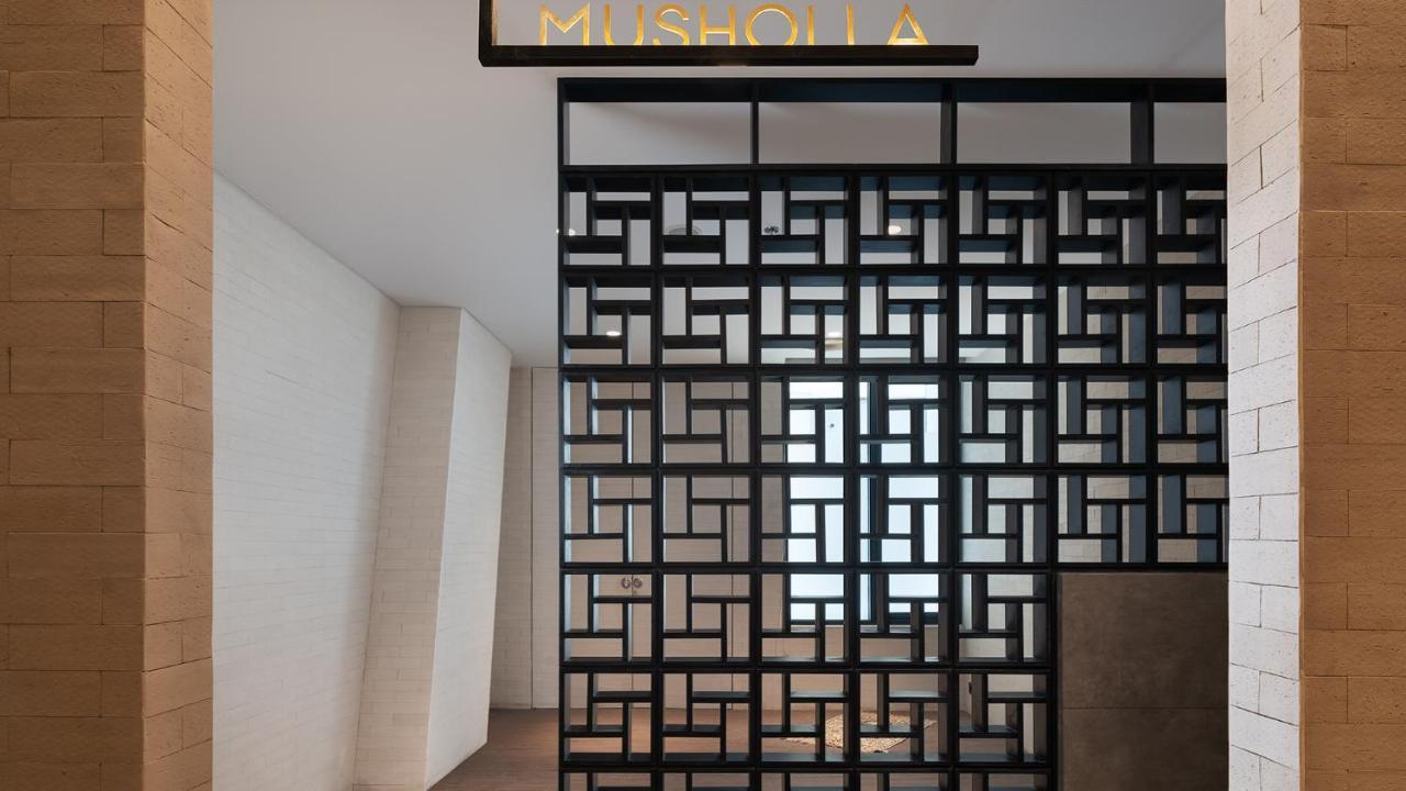 Rez Hotel Semarang Exteriör bild